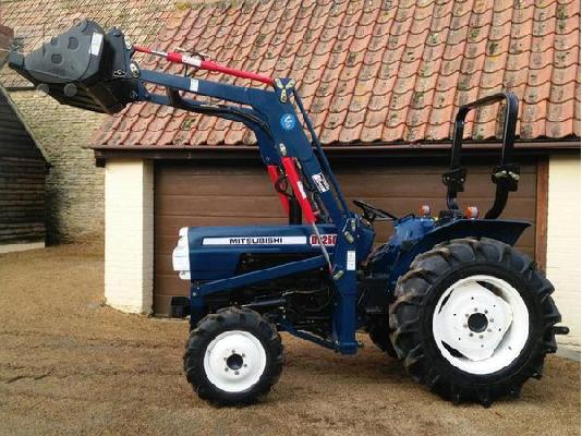 Mitsubishi D3250 τρακτέρ 